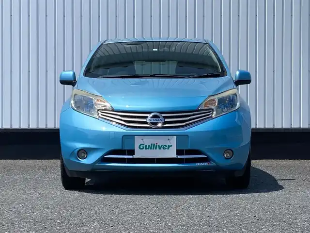 日産 ノート メダリスト エマージェンシーB 千葉県 2014(平26)年 5.5万km ソニックブルー 社外7インチナビ/（TV CD DVD BT FM AM）/全周囲カメラ/衝突被害軽減システム/車線逸脱警報/横滑り防止装置/ETC/アイドリングストップ/オートライト/電動格納ミラー/社外14インチAW/プッシュスタート/スマートキー/フロアマット/ドアバイザー/取扱説明書/保証書