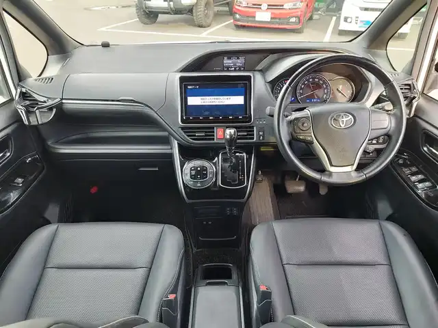 トヨタ エスクァイア Gi 東京都 2020(令2)年 3.2万km ホワイトパールクリスタルシャイン 純正ナビ/プッシュスタート/シートヒーター/ETC/トヨタセーフティセンス/コーナーセンター/純正ヒーター/両側パワースライドドア/純正フロアマット/オートライト/オートマティックハイビー/クルーズコントロール