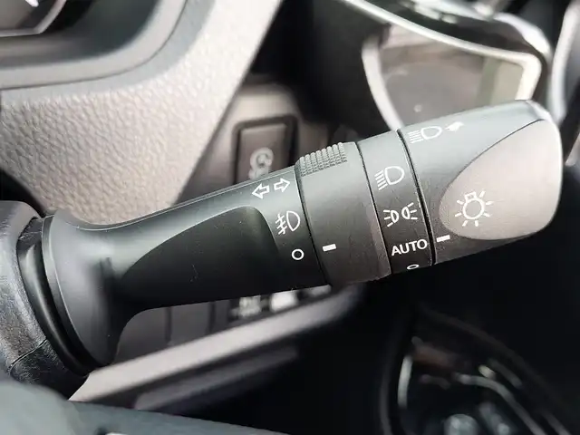 トヨタ エスクァイア Gi 東京都 2020(令2)年 3.2万km ホワイトパールクリスタルシャイン 純正ナビ/プッシュスタート/シートヒーター/ETC/トヨタセーフティセンス/コーナーセンター/純正ヒーター/両側パワースライドドア/純正フロアマット/オートライト/オートマティックハイビー/クルーズコントロール