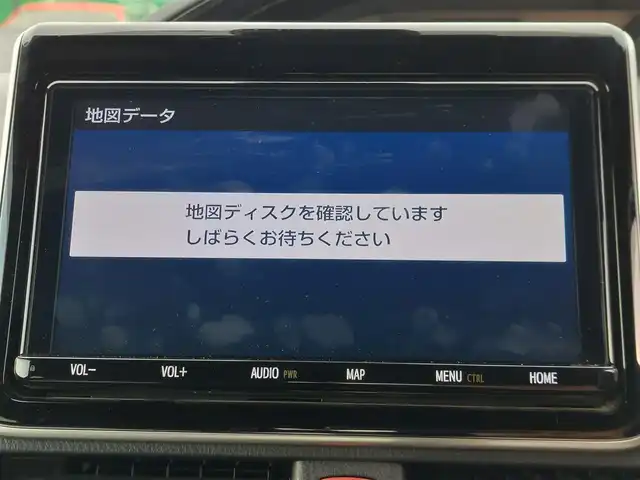 トヨタ エスクァイア Gi 東京都 2020(令2)年 3.2万km ホワイトパールクリスタルシャイン 純正ナビ/プッシュスタート/シートヒーター/ETC/トヨタセーフティセンス/コーナーセンター/純正ヒーター/両側パワースライドドア/純正フロアマット/オートライト/オートマティックハイビー/クルーズコントロール
