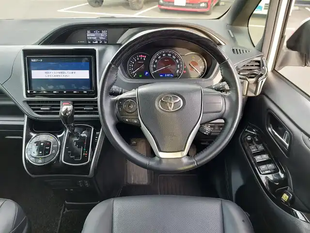 トヨタ エスクァイア Gi 東京都 2020(令2)年 3.2万km ホワイトパールクリスタルシャイン 純正ナビ/プッシュスタート/シートヒーター/ETC/トヨタセーフティセンス/コーナーセンター/純正ヒーター/両側パワースライドドア/純正フロアマット/オートライト/オートマティックハイビー/クルーズコントロール