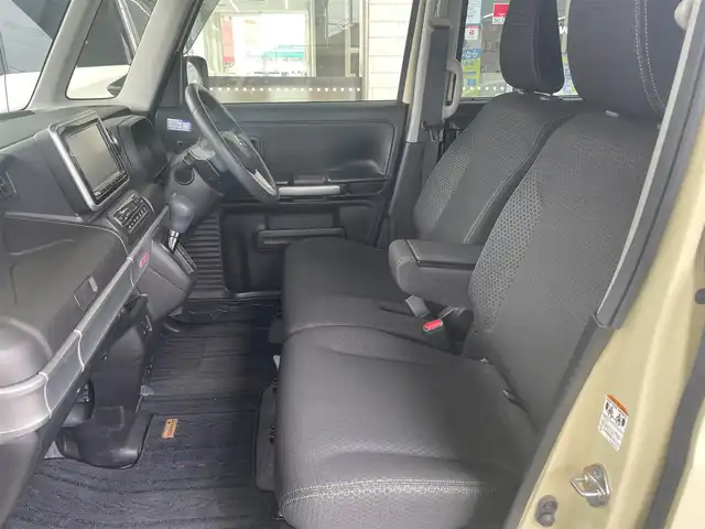 スズキ スペーシア ギア HYBRID XZターボ 群馬県 2022(令4)年 7.7万km シフォンアイボリーM ワンオーナー/４WDターボ/純正SDナビ、地デジ、Bluetooth、CD、DVD/アラウンドビューモニター/デュアルブレーキサポート/レーダークルーズコントロール/革巻きステア/LEDヘッドライト/ETC/ヘッドアップディスプレイ/パドルシフト/前席シートヒーター/ウインカーミラー/両側パワースライドドア/コーナーセンサー（リア）/ルーフレール/W・サイドエアバッグ/スマートキー×２/保証書、取説