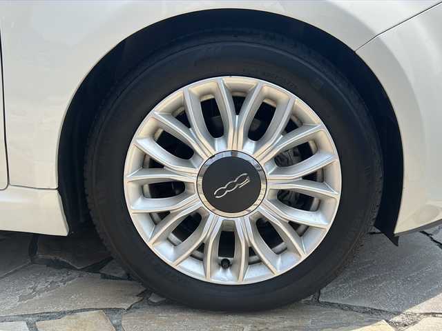 フィアット ５００ ペッレ 静岡県 2014(平26)年 4.6万km ビアンコ・ガーラ 主要装備/・純正オーディオ/（ＡＭ／ＦＭ／ＣＤ）/・マニュアルエアコン/・サイドカーテンエアバッグ/・１５インチ純正ＡＷ/・レザーシート/・純正フロアマット/・ハロゲンヘッドライト/・フォグランプ/・ステアリングスイッチ/・リモコンキー
