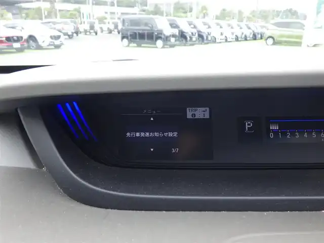 ホンダ フリード G ホンダセンシング 千葉県 2020(令2)年 2.1万km スーパープラチナグレーメタリック ホンダセンシング/・衝突軽減ブレーキ（CMBS）/・車線維持支援システム（LKAS）/・アダプティブクルーズコントロール（ACC）/・後方誤発進抑制機能/・誤発進抑制機能/両側パワースライドドア/純正メモリーナビ/ワンセグTV/【DVD/CD再生機能　Bluetooth接続】/バックカメラ/ドライブレコーダー/ETC/ウインカーミラー/リアコーナーセンサー/HIDヘッドライト/スマートキー