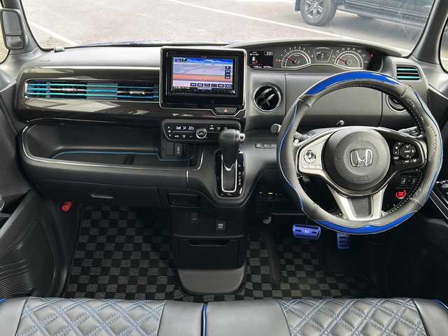 ホンダ Ｎ ＢＯＸ カスタム G L ターボ ホンダセンシング 茨城県 2018(平30)年 5.8万km ブリリアントスポーティブルーメタリック2トーン 横滑り防止装置/コーナーセンサー/LEDヘッドライト/衝突被害軽減システム/カーテンエアバッグ/Bluetooth/USB入力端子/ETC/バックカメラ/フルセグTV/SDナビ/両側パワースライドドア/スマートキー/冷房AAC/追従走行付クルーズコントロール/ドライブレコーダー/15インチ純正アルミホイール