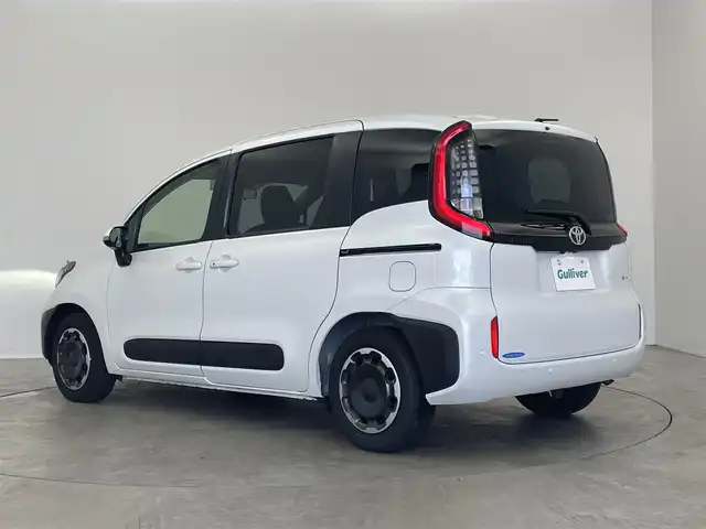 トヨタ シエンタ ハイブリッド Z 埼玉県 2025(令7)年 0.6万km プラチナホワイトパールマイカ 純正ディスプレイオーディオ/パノラミックビューモニター/プリクラッシュセーフティ/レーダークルーズコントロール/レーンディパーチャーアラート/ロードサインアシスト/クリアランスソナー /両側パワースライドドア/LEDオートライト/スマートキー/ETC2.0