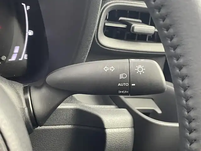 トヨタ シエンタ ハイブリッド Z 埼玉県 2025(令7)年 0.6万km プラチナホワイトパールマイカ 純正ディスプレイオーディオ/パノラミックビューモニター/プリクラッシュセーフティ/レーダークルーズコントロール/レーンディパーチャーアラート/ロードサインアシスト/クリアランスソナー /両側パワースライドドア/LEDオートライト/スマートキー/ETC2.0