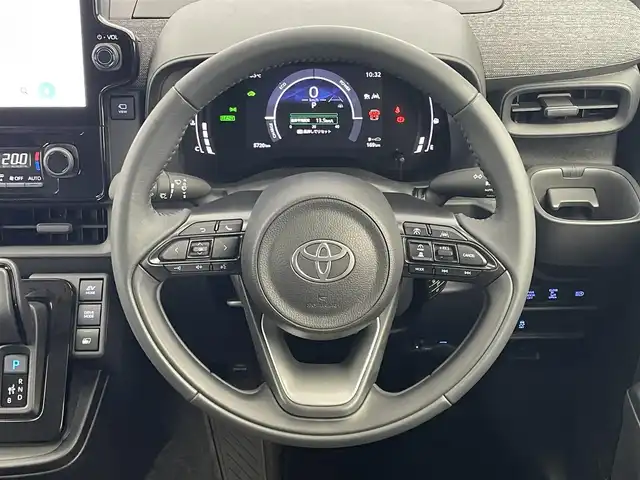 トヨタ シエンタ ハイブリッド Z 埼玉県 2025(令7)年 0.6万km プラチナホワイトパールマイカ 純正ディスプレイオーディオ/パノラミックビューモニター/プリクラッシュセーフティ/レーダークルーズコントロール/レーンディパーチャーアラート/ロードサインアシスト/クリアランスソナー /両側パワースライドドア/LEDオートライト/スマートキー/ETC2.0