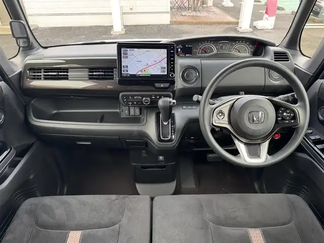 ホンダ Ｎ ＢＯＸ カスタムG スロープLホンダS 三重県 2019(平31)年 4.9万km プラチナホワイトパール ワンオーナー/車いす専用装備/・スーパーフレックススロープ/・電動ウインチ/・車いす乗車員用手すり/純正8インチナビ【VXU-195NBi】/・地デジTV/CD/DVD/Bluetooth/Apple CarPlay/バックカメラ/ホンダセンシング /・衝突軽減ブレーキ/・誤発進抑制機能/・後方誤発進抑制機能/・歩行者故障低減ステアリング/・先行車発進お知らせ機能/・アクティブクルーズコントロール/・車線維持支援システム/・オートハイビーム/・標識認識能/・路外逸脱抑制機能/片側パワースライドドア /ビルトインETC/純正14インチアルミホイール/LEDヘッドライト/オートライト/スマートキー×2/取説/保証書