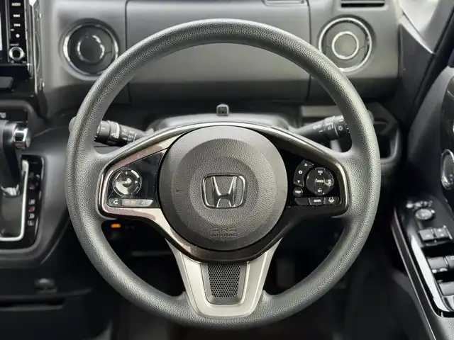 ホンダ Ｎ ＢＯＸ カスタムG スロープLホンダS 三重県 2019(平31)年 4.9万km プラチナホワイトパール ワンオーナー/車いす専用装備/・スーパーフレックススロープ/・電動ウインチ/・車いす乗車員用手すり/純正8インチナビ【VXU-195NBi】/・地デジTV/CD/DVD/Bluetooth/Apple CarPlay/バックカメラ/ホンダセンシング /・衝突軽減ブレーキ/・誤発進抑制機能/・後方誤発進抑制機能/・歩行者故障低減ステアリング/・先行車発進お知らせ機能/・アクティブクルーズコントロール/・車線維持支援システム/・オートハイビーム/・標識認識能/・路外逸脱抑制機能/片側パワースライドドア /ビルトインETC/純正14インチアルミホイール/LEDヘッドライト/オートライト/スマートキー×2/取説/保証書