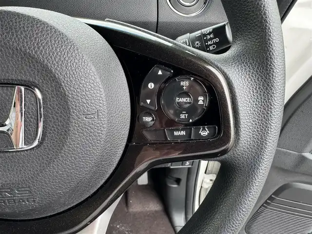 ホンダ Ｎ ＢＯＸ カスタムG スロープLホンダS 三重県 2019(平31)年 4.9万km プラチナホワイトパール ワンオーナー/車いす専用装備/・スーパーフレックススロープ/・電動ウインチ/・車いす乗車員用手すり/純正8インチナビ【VXU-195NBi】/・地デジTV/CD/DVD/Bluetooth/Apple CarPlay/バックカメラ/ホンダセンシング /・衝突軽減ブレーキ/・誤発進抑制機能/・後方誤発進抑制機能/・歩行者故障低減ステアリング/・先行車発進お知らせ機能/・アクティブクルーズコントロール/・車線維持支援システム/・オートハイビーム/・標識認識能/・路外逸脱抑制機能/片側パワースライドドア /ビルトインETC/純正14インチアルミホイール/LEDヘッドライト/オートライト/スマートキー×2/取説/保証書