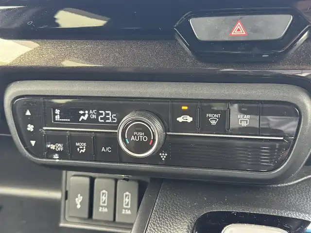 ホンダ Ｎ ＢＯＸ カスタムG スロープLホンダS 三重県 2019(平31)年 4.9万km プラチナホワイトパール ワンオーナー/車いす専用装備/・スーパーフレックススロープ/・電動ウインチ/・車いす乗車員用手すり/純正8インチナビ【VXU-195NBi】/・地デジTV/CD/DVD/Bluetooth/Apple CarPlay/バックカメラ/ホンダセンシング /・衝突軽減ブレーキ/・誤発進抑制機能/・後方誤発進抑制機能/・歩行者故障低減ステアリング/・先行車発進お知らせ機能/・アクティブクルーズコントロール/・車線維持支援システム/・オートハイビーム/・標識認識能/・路外逸脱抑制機能/片側パワースライドドア /ビルトインETC/純正14インチアルミホイール/LEDヘッドライト/オートライト/スマートキー×2/取説/保証書