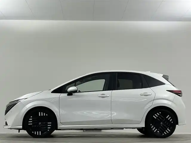 日産 オーラ G 埼玉県 2024(令6)年 0.2万km ピュアホワイトパール ＢＯＳＥスピーカー　純正９型ナビ　プロパイロット　ＢＳＭ　全方位カメラ　ＥＴＣ　ドライブレコーダー　スマートインナーミラー　フルセグＴＶ　追従走行　ＬＥＤ　ハーフレザーシート　パワーシート