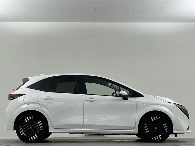 日産 オーラ G 埼玉県 2024(令6)年 0.2万km ピュアホワイトパール ＢＯＳＥスピーカー　純正９型ナビ　プロパイロット　ＢＳＭ　全方位カメラ　ＥＴＣ　ドライブレコーダー　スマートインナーミラー　フルセグＴＶ　追従走行　ＬＥＤ　ハーフレザーシート　パワーシート