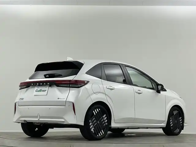 日産 オーラ G 埼玉県 2024(令6)年 0.2万km ピュアホワイトパール ＢＯＳＥスピーカー　純正９型ナビ　プロパイロット　ＢＳＭ　全方位カメラ　ＥＴＣ　ドライブレコーダー　スマートインナーミラー　フルセグＴＶ　追従走行　ＬＥＤ　ハーフレザーシート　パワーシート
