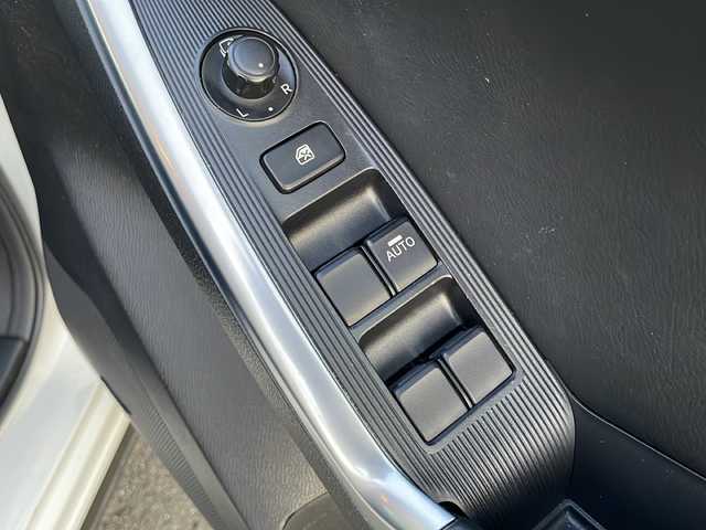 マツダ ＣＸ－５ XD Lパッケージ 岩手県 2013(平25)年 6.1万km クリスタルホワイトパールマイカ 衝突軽減　ＢＯＳＥサウンド　純正ナビ　バックＣ　ブラインドスポットモニター　Ｂｌｕｅｔｏｏｔｈ　電動黒レザーシート　クルーズコントロール　シートヒーター　ＥＴＣ　オートＨＩＤヘッドライト　フォグランプ