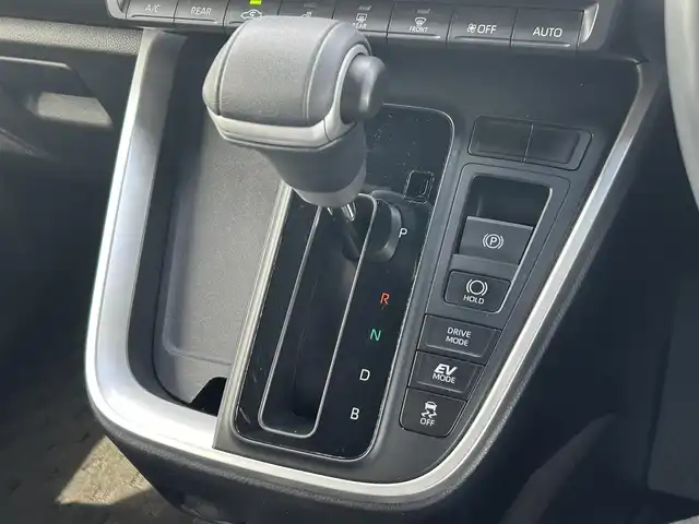 トヨタ ヴォクシー ハイブリッド S－Z 愛知県 2023(令5)年 4.2万km アティチュードブラックマイカ コネクテッドナビ９インチ/純正リアモニター１４インチ/ＤＴＶ/ＢＴ/ＣＤ／ＤＶＤ/ＥＴＣ/両側パワースライドドア/パワーバックドア/純正フロアマット/ドアバイザー/モデリスタエアロＦ・Ｓ・Ｒ/オットマン/ブラインドスポットモニター/レーダークルーズコントロール/衝突軽減ブレーキ/ＡＣ１００Ｖ/ステアリングスイッチ/ハーフレザー