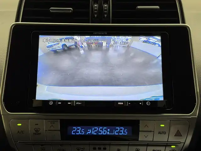 トヨタ ランドクルーザー プラド TX Lパッケージ 三重県 2020(令2)年 2万km ホワイトパールクリスタルシャイン ガソリン/パートタイム4WD/MTモード付フロア6AT/カロッツェリア 9インチ『楽ナビ』 AVIC-RQ902/（CD/DVD/MSV/SD/FM/AM/TV/Bluetooth/iPod/USB/HDMI/AUX）/バックカメラ/ビルトイン ETC/Toyota Safety Sense/・プリクラッシュセーフティ［PCS］/・レーンディパーチャーアラート［LDA］/・レーダークルコン/・オートハイビーム［AHB］/装備/・【OP】電動ムーンルーフ/・【OP】ルーフレール（ブラック）/・【OP】寒冷地仕様/・本革シート（ブラック）/・シートヒーター/ベンチレーション（D/N）/・パワーシート（D8way&ランバーサポート/N4way）/・オートライト/・LED ヘッドランプ＆フロント・リヤフォグランプ/・自動防眩インナーミラー/・雨滴感応式フロントワイパー/・17inAW＆BFグッドリッチ レタリングタイヤ/・プッシュスタート/・スマートキーx2/・保/取/ナビ取/など