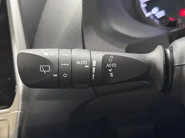 トヨタ ランドクルーザー プラド TX Lパッケージ 三重県 2020(令2)年 2万km ホワイトパールクリスタルシャイン ガソリン/パートタイム4WD/MTモード付フロア6AT/カロッツェリア 9インチ『楽ナビ』 AVIC-RQ902/（CD/DVD/MSV/SD/FM/AM/TV/Bluetooth/iPod/USB/HDMI/AUX）/バックカメラ/ビルトイン ETC/Toyota Safety Sense/・プリクラッシュセーフティ［PCS］/・レーンディパーチャーアラート［LDA］/・レーダークルコン/・オートハイビーム［AHB］/装備/・【OP】電動ムーンルーフ/・【OP】ルーフレール（ブラック）/・【OP】寒冷地仕様/・本革シート（ブラック）/・シートヒーター/ベンチレーション（D/N）/・パワーシート（D8way&ランバーサポート/N4way）/・オートライト/・LED ヘッドランプ＆フロント・リヤフォグランプ/・自動防眩インナーミラー/・雨滴感応式フロントワイパー/・17inAW＆BFグッドリッチ レタリングタイヤ/・プッシュスタート/・スマートキーx2/・保/取/ナビ取/など