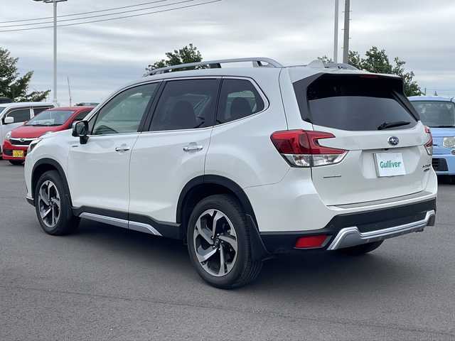 スバル フォレスター ハイブリッド アドバンス 千葉県 2023(令5)年 1.4万km クリスタルホワイトP 禁煙車/4WD/新世代アイサイト/純正ナビ/・CN-FX800D/・CD/DVD/BD/BT/ACP/AA/フルセグTV/サンルーフ/ハーフレザーシート/前席シートヒーター/前席パワーシート/バック/サイド/フロントカメラ/パドルシフト/ステアリングヒーター/デジタルインナールームミラー/オートクルーズコントロール/車線逸脱警報/パワーバックドア/ETC/LEDヘッドライト/オートライト/スペアキー