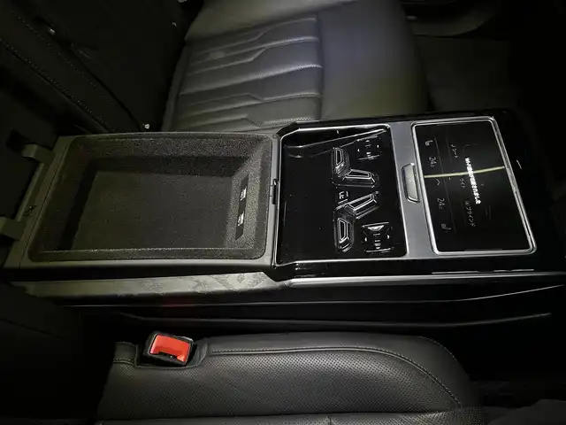 アウディ Ａ８ 60TFSIクワトロ 福島県 2019(令1)年 3.2万km ミトスブラックメタリック サンルーフ/Bang & Olufsen/エアサス/ACC/レーンキープ/ブラインドスポット/ヘッドアップディスプレイ/黒革シート/全席パワーシート/全席シートヒーター/前席ベンチレーション/純正ナビ/フルセグTV/360°カメラ/AppleCarPlay/LEDヘッドライト/ETC/前後ドライブレコーダー/コーナーセンサー/電動チルトステア/パワートランク/フットオープナー/パドルシフト/オートホールド/ソフトクローズドア/純正20インチAW/取扱説明書/保証書/スペアキー