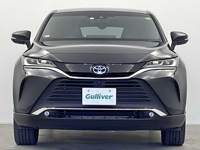 トヨタ ハリアー ハイブリッド Z レザーパッケージ 大阪府 2023(令5)年 2.9万km プレシャスブラックパール 純正12.3インチディスプレイオーディオ（ナビ有）/・TV/ブルートゥース/Miracast/アラウンドビューモニター/Toyota Safety Sense/・プリクラッシュセーフティ/・レーントレーシングアシスト/・レーダークルーズコントロール（全車速追従機能付き）/・ロードサインアシスト/・アダプティブハイビームシステム/オートマチックハイビーム/・パーキングサポートブレーキ（前後方静止物）/・デジタルインナーミラー（前後方録画機能付き）/・ブラインドスポットモニター/JBLプレミアムサウンド/ヘッドアップディスプレイ/パワーバックドア/レザーシート/・シートヒーター/シートベンチレーション（前席）/・メモリーシート（前席）/ステアリングヒーター/純正LEDヘッドライト/純正１９インチAW/ETC2.0