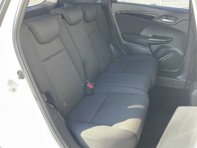 ホンダ フィット ハイブリット Sパッケージ 山形県 2014(平26)年 2.3万km プレミアムホワイトパール ワンオーナー/4WD/純正ナビ/（フルセグ/DVD/CD/BT/USB/HDMI）/シティブレーキアクティブシステム/横滑り防止/バックカメラ/クルーズコントロール/アイドリングストップ/コーナーセンサー/LEDヘッドライト/フォグランプ/ステアリングリモコン/エンジンスターター/プッシュスタート/冬タイヤ純正AW車載