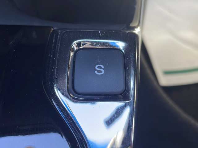 ホンダ フィット ハイブリット Sパッケージ 山形県 2014(平26)年 2.3万km プレミアムホワイトパール ワンオーナー/4WD/純正ナビ/（フルセグ/DVD/CD/BT/USB/HDMI）/シティブレーキアクティブシステム/横滑り防止/バックカメラ/クルーズコントロール/アイドリングストップ/コーナーセンサー/LEDヘッドライト/フォグランプ/ステアリングリモコン/エンジンスターター/プッシュスタート/冬タイヤ純正AW車載