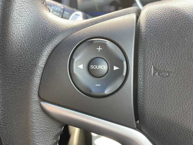 ホンダ フィット ハイブリット Sパッケージ 山形県 2014(平26)年 2.3万km プレミアムホワイトパール ワンオーナー/4WD/純正ナビ/（フルセグ/DVD/CD/BT/USB/HDMI）/シティブレーキアクティブシステム/横滑り防止/バックカメラ/クルーズコントロール/アイドリングストップ/コーナーセンサー/LEDヘッドライト/フォグランプ/ステアリングリモコン/エンジンスターター/プッシュスタート/冬タイヤ純正AW車載