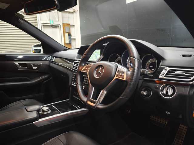 メルセデス・ベンツ Ｅ３５０ ブルーテックワゴンアバンギャルド 群馬県 2014(平26)年 2.2万km 白 レーダーセーフティパッケージ/パノラミックスライディングルーフ/黒革シート/シートヒーター/ワンオーナー/パワーバックドア/LEDヘッドライト/全方位カメラ/Bluetooth/ETC/スマートキー
