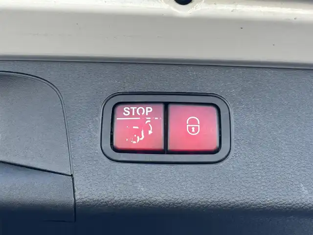 メルセデス・ベンツ Ｍ・ベンツ ＧＬＣ２２０ d 4マチック スポーツラインED 茨城県 2022(令4)年 4万km ダイヤモンドホワイト 後期型/AMGスタイリングパッケージ /12.3インチコックピットディスプレイ /19インチAMG5ツインスポ-クAW /黒革 /Sヒ-タ- /M付PWシ-ト /PWテ-ルゲ-ト /パフュ-ムアトマイザ- /アンビエントライト /RSP /ACC /LKA /BSA /360度カメラ /マルチLED/ETC2.0/禁煙車