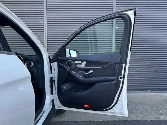 メルセデス・ベンツ Ｍ・ベンツ ＧＬＣ２２０ d 4マチック スポーツラインED 茨城県 2022(令4)年 4万km ダイヤモンドホワイト 後期型/AMGスタイリングパッケージ /12.3インチコックピットディスプレイ /19インチAMG5ツインスポ-クAW /黒革 /Sヒ-タ- /M付PWシ-ト /PWテ-ルゲ-ト /パフュ-ムアトマイザ- /アンビエントライト /RSP /ACC /LKA /BSA /360度カメラ /マルチLED/ETC2.0/禁煙車