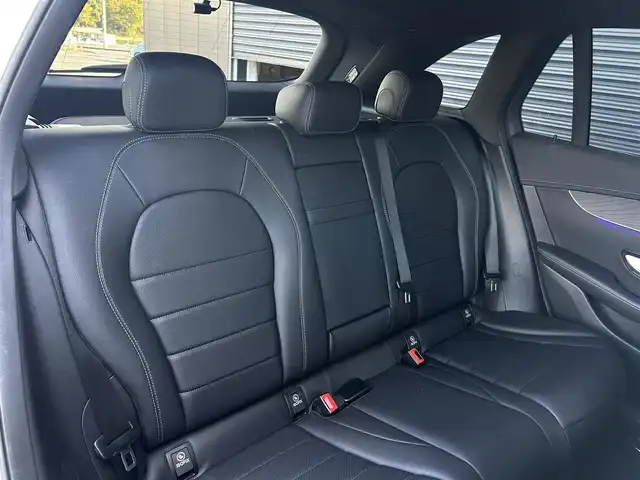 メルセデス・ベンツ Ｍ・ベンツ ＧＬＣ２２０ d 4マチック スポーツラインED 茨城県 2022(令4)年 4万km ダイヤモンドホワイト 後期型/AMGスタイリングパッケージ /12.3インチコックピットディスプレイ /19インチAMG5ツインスポ-クAW /黒革 /Sヒ-タ- /M付PWシ-ト /PWテ-ルゲ-ト /パフュ-ムアトマイザ- /アンビエントライト /RSP /ACC /LKA /BSA /360度カメラ /マルチLED/ETC2.0/禁煙車