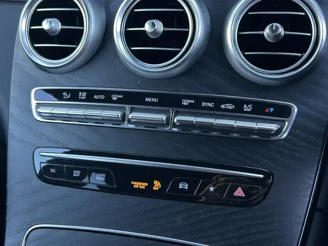 メルセデス・ベンツ Ｍ・ベンツ ＧＬＣ２２０ d 4マチック スポーツラインED 茨城県 2022(令4)年 4万km ダイヤモンドホワイト 後期型/AMGスタイリングパッケージ /12.3インチコックピットディスプレイ /19インチAMG5ツインスポ-クAW /黒革 /Sヒ-タ- /M付PWシ-ト /PWテ-ルゲ-ト /パフュ-ムアトマイザ- /アンビエントライト /RSP /ACC /LKA /BSA /360度カメラ /マルチLED/ETC2.0/禁煙車