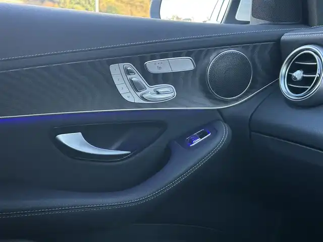 メルセデス・ベンツ Ｍ・ベンツ ＧＬＣ２２０ d 4マチック スポーツラインED 茨城県 2022(令4)年 4万km ダイヤモンドホワイト 後期型/AMGスタイリングパッケージ /12.3インチコックピットディスプレイ /19インチAMG5ツインスポ-クAW /黒革 /Sヒ-タ- /M付PWシ-ト /PWテ-ルゲ-ト /パフュ-ムアトマイザ- /アンビエントライト /RSP /ACC /LKA /BSA /360度カメラ /マルチLED/ETC2.0/禁煙車