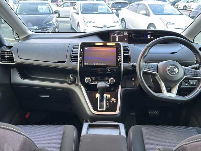 日産 セレナ ハイウェイスター Vセレクション 徳島県 2018(平30)年 6.7万km ダイヤモンドブラック 純正9インチナビ/（Bluetooth/フルセグ/CD/DVD/AUX）/フリップダウンモニター【PRODCA】/アラウンドビューモニター/両側パワースライドドア/エマージェンシーブレーキ/クルーズコントロール/クリアランスソナー/LEDヘッドライト/フォグライト/オートライト/ドライブレコーダー/純正AW/純正フロアマット/プッシュスタート/スマートキー