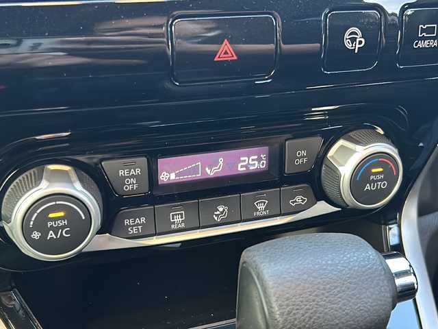 日産 セレナ ハイウェイスター Vセレクション 徳島県 2018(平30)年 6.7万km ダイヤモンドブラック 純正9インチナビ/（Bluetooth/フルセグ/CD/DVD/AUX）/フリップダウンモニター【PRODCA】/アラウンドビューモニター/両側パワースライドドア/エマージェンシーブレーキ/クルーズコントロール/クリアランスソナー/LEDヘッドライト/フォグライト/オートライト/ドライブレコーダー/純正AW/純正フロアマット/プッシュスタート/スマートキー