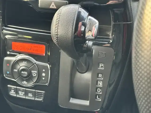 スズキ ソリオ バンディット HV MV Dカメラ ブレーキS 島根県 2015(平27)年 11.8万km プレミアムシルバーメタリック/ブラック2トーンルーフ 登録時走行距離 117856Km/保証書/取扱説明書/純正ディスプレイオーディオ/フルセグTV/デュアルセンサーブレーキサポート/全方位カメラ/禁煙車/片側パワースライドドア/クルーズコントロール/スマートキー/ウィンカーミラー/アイドリングストップ/電動格納ミラー/フォグライト/プッシュスタート/ETC/15インチ純正アルミ