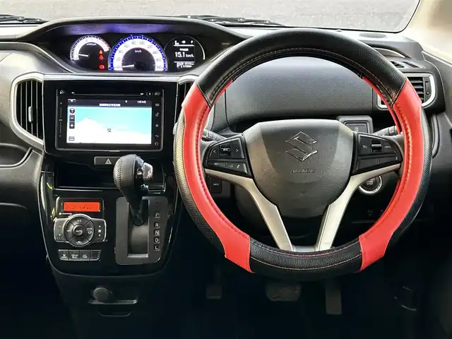 スズキ ソリオ バンディット HV MV Dカメラ ブレーキS 島根県 2015(平27)年 11.8万km プレミアムシルバーメタリック/ブラック2トーンルーフ 登録時走行距離 117856Km/保証書/取扱説明書/純正ディスプレイオーディオ/フルセグTV/デュアルセンサーブレーキサポート/全方位カメラ/禁煙車/片側パワースライドドア/クルーズコントロール/スマートキー/ウィンカーミラー/アイドリングストップ/電動格納ミラー/フォグライト/プッシュスタート/ETC/15インチ純正アルミ