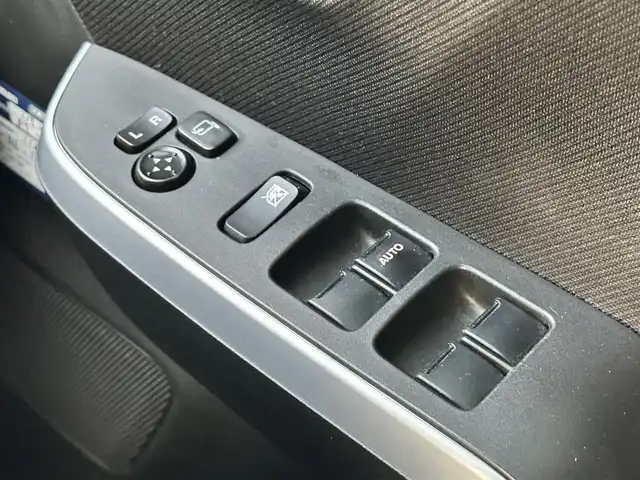 スズキ ソリオ バンディット HV MV Dカメラ ブレーキS 島根県 2015(平27)年 11.8万km プレミアムシルバーメタリック/ブラック2トーンルーフ 登録時走行距離 117856Km/保証書/取扱説明書/純正ディスプレイオーディオ/フルセグTV/デュアルセンサーブレーキサポート/全方位カメラ/禁煙車/片側パワースライドドア/クルーズコントロール/スマートキー/ウィンカーミラー/アイドリングストップ/電動格納ミラー/フォグライト/プッシュスタート/ETC/15インチ純正アルミ