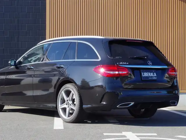 メルセデス・ベンツ Ｃ２２０ｄ ワゴン ローレウスエディション 埼玉県 2018(平30)年 4.1万km オブシディアンブラック 特別仕様車/ブラックレザーシート/アダプティブクルーズコントロール/レーダーセーフティパッケージ/パノラミックスライディングルーフ/パークセンサー/ブライドスポットモニター/バックカメラ/純正後付ナビ/ドラレコ/ETC/シートヒーター/シートポジションメモリー機能