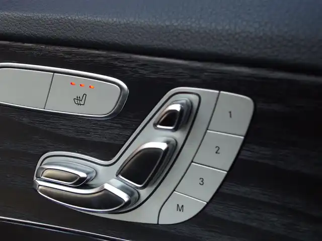 メルセデス・ベンツ Ｃ２２０ｄ ワゴン ローレウスエディション 埼玉県 2018(平30)年 4.1万km オブシディアンブラック 特別仕様車/ブラックレザーシート/アダプティブクルーズコントロール/レーダーセーフティパッケージ/パノラミックスライディングルーフ/パークセンサー/ブライドスポットモニター/バックカメラ/純正後付ナビ/ドラレコ/ETC/シートヒーター/シートポジションメモリー機能