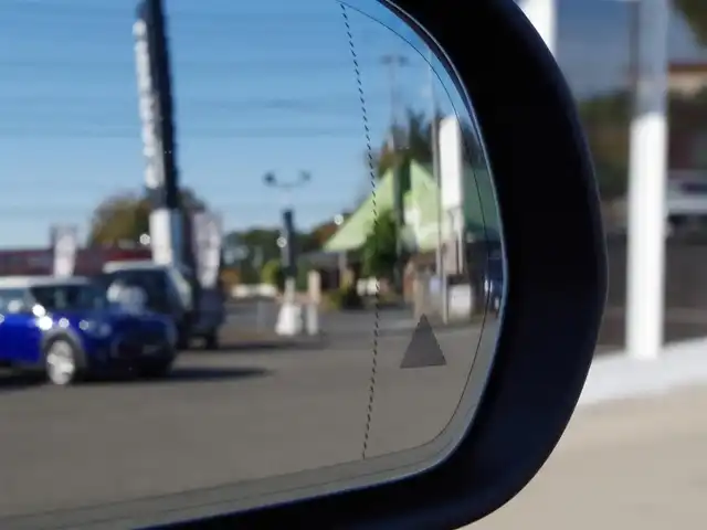 メルセデス・ベンツ Ｃ２２０ｄ ワゴン ローレウスエディション 埼玉県 2018(平30)年 4.1万km オブシディアンブラック 特別仕様車/ブラックレザーシート/アダプティブクルーズコントロール/レーダーセーフティパッケージ/パノラミックスライディングルーフ/パークセンサー/ブライドスポットモニター/バックカメラ/純正後付ナビ/ドラレコ/ETC/シートヒーター/シートポジションメモリー機能