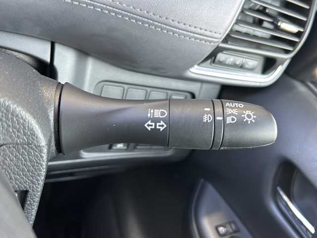 日産 セレナ e－パワー ハイウェイスター V 静岡県 2021(令3)年 4.2万km ダイヤモンドブラック 純正9インチナビ/・FM/AM/・フルセグTV/・SD/・CD/DVD/主要装備/・アラウンドビューモニター/・ドライブレコーダー/・プロパイロット/・エマージェンシーブレーキ/・デジタルインナーミラー/・フリップダウンモニター/・両側パワスラ/・LEDヘッドライト/・リアオートエアコン/・オートライト/・サイドカーテンエアバッグ