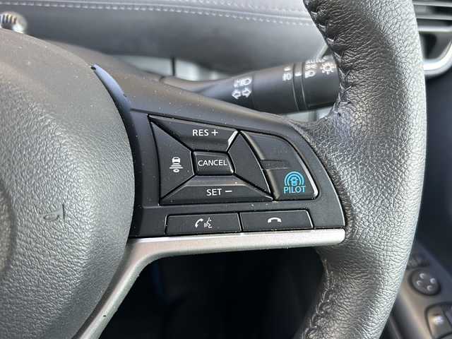 日産 セレナ e－パワー ハイウェイスター V 静岡県 2021(令3)年 4.2万km ダイヤモンドブラック 純正9インチナビ/・FM/AM/・フルセグTV/・SD/・CD/DVD/主要装備/・アラウンドビューモニター/・ドライブレコーダー/・プロパイロット/・エマージェンシーブレーキ/・デジタルインナーミラー/・フリップダウンモニター/・両側パワスラ/・LEDヘッドライト/・リアオートエアコン/・オートライト/・サイドカーテンエアバッグ