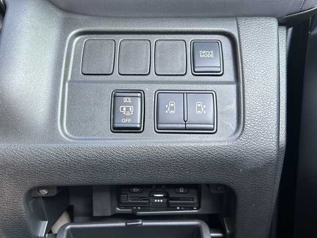 日産 セレナ e－パワー ハイウェイスター V 静岡県 2021(令3)年 4.2万km ダイヤモンドブラック 純正9インチナビ/・FM/AM/・フルセグTV/・SD/・CD/DVD/主要装備/・アラウンドビューモニター/・ドライブレコーダー/・プロパイロット/・エマージェンシーブレーキ/・デジタルインナーミラー/・フリップダウンモニター/・両側パワスラ/・LEDヘッドライト/・リアオートエアコン/・オートライト/・サイドカーテンエアバッグ