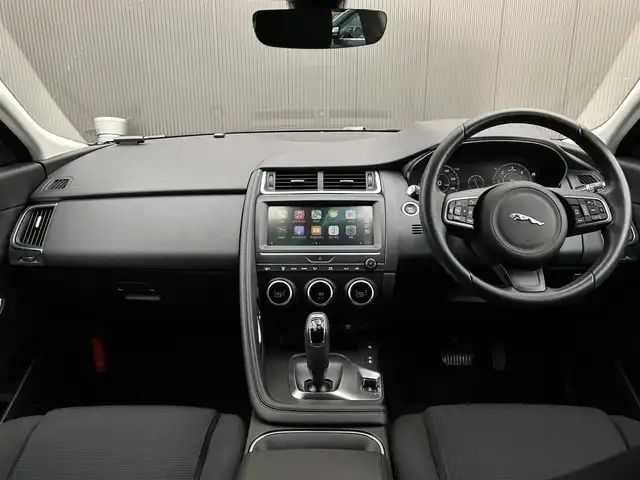 ジャガー Ｅペース 180PS 長野県 2019(令1)年 1.7万km 黒 ACC/ レーンキープアシスト/ ブラインドスポットモニター/ 純正ナビ/ AppleCarPlay/ AndroidAuto/ 地デジTV/ 360°カメラ/ パワーバックドア/ LEDヘッドライト/ スマートキー/ 純正17インチAW/ パークセンサー/ スマートキー/ ETC