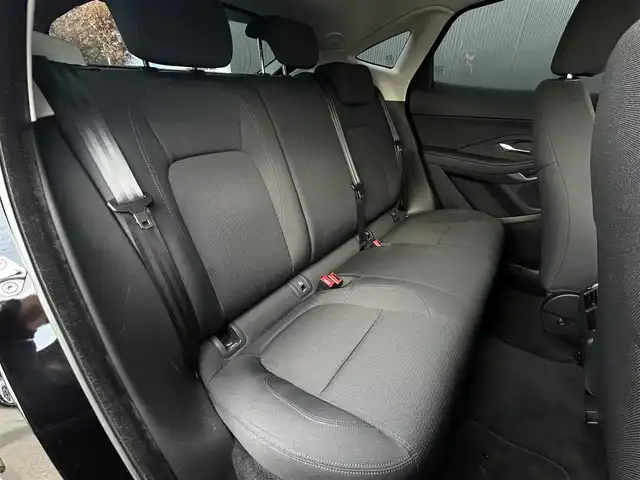 ジャガー Ｅペース 180PS 長野県 2019(令1)年 1.7万km 黒 ACC/ レーンキープアシスト/ ブラインドスポットモニター/ 純正ナビ/ AppleCarPlay/ AndroidAuto/ 地デジTV/ 360°カメラ/ パワーバックドア/ LEDヘッドライト/ スマートキー/ 純正17インチAW/ パークセンサー/ スマートキー/ ETC