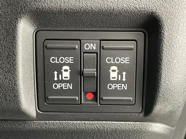 ホンダ Ｎ ＢＯＸ カスタム ターボ 愛知県 2024(令6)年 0.4万km プレミアムサンライトホワイトパール 純正８型ナビ　バックカメラ　シートヒーター　両側パワスラ　フルセグＴＶ　ハーフレザー　ホンダセンシング　衝突軽減　追従クルコン　ハンドル支援　パドルシフト　電動パーキング　ＬＥＤオートライト　禁煙車