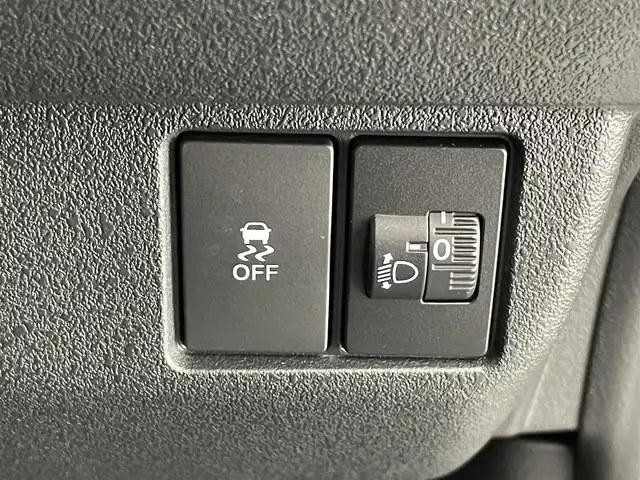 ホンダ Ｎ ＢＯＸ カスタム ターボ 愛知県 2024(令6)年 0.4万km プレミアムサンライトホワイトパール 純正８型ナビ　バックカメラ　シートヒーター　両側パワスラ　フルセグＴＶ　ハーフレザー　ホンダセンシング　衝突軽減　追従クルコン　ハンドル支援　パドルシフト　電動パーキング　ＬＥＤオートライト　禁煙車